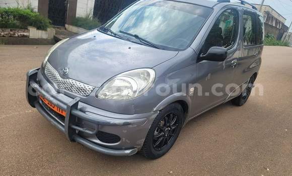 Acheter Occasion Voiture Toyota Yaris Verso Gris à Yaoundé, Central Cameroon Acheter Occasion Voiture Toyota Yaris Verso Gris à Yaoundé, Central Cameroon