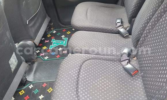 Acheter Occasion Voiture Toyota Yaris Verso Gris à Yaoundé, Central Cameroon Acheter Occasion Voiture Toyota Yaris Verso Gris à Yaoundé, Central Cameroon