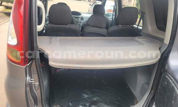 Acheter Occasion Voiture Toyota Yaris Verso Gris à Yaoundé, Central Cameroon Acheter Occasion Voiture Toyota Yaris Verso Gris à Yaoundé, Central Cameroon