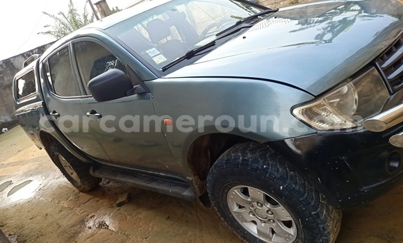 Acheter Occasion Voiture Mitsubishi L200 Bleu à Douala, Littoral Cameroon