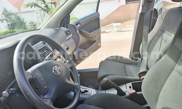 Acheter Occasion Voiture Toyota Avensis Rouge à Yaoundé, Central Cameroon Acheter Occasion Voiture Toyota Avensis Rouge à Yaoundé, Central Cameroon