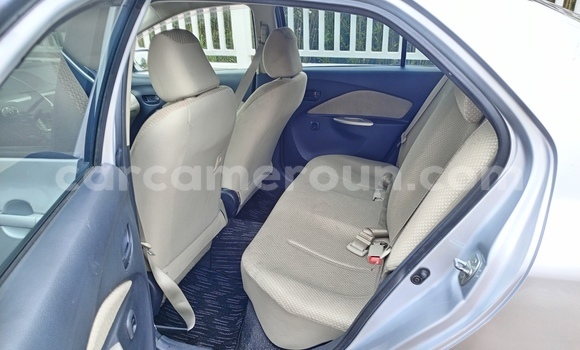 Acheter Occasion Voiture Toyota Yaris Gris à Yaoundé, Central Cameroon Acheter Occasion Voiture Toyota Yaris Gris à Yaoundé, Central Cameroon