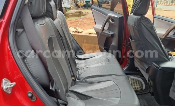 Sayi Na hannu Toyota RAV4 Red Mota in Yaounde a Babban Kamaru Sayi Na hannu Toyota RAV4 Red Mota in Yaounde a Babban Kamaru