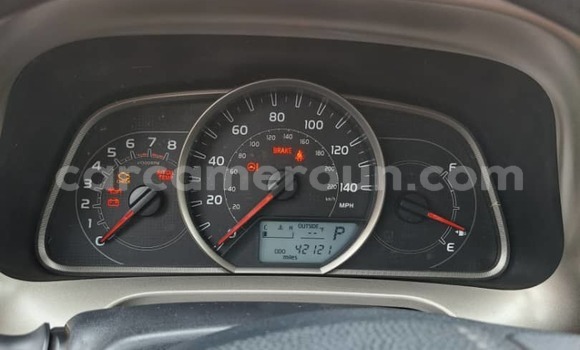 Sayi Na hannu Toyota RAV4 Red Mota in Yaounde a Babban Kamaru Sayi Na hannu Toyota RAV4 Red Mota in Yaounde a Babban Kamaru