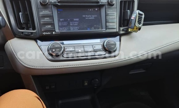 Sayi Na hannu Toyota RAV4 Red Mota in Yaounde a Babban Kamaru Sayi Na hannu Toyota RAV4 Red Mota in Yaounde a Babban Kamaru