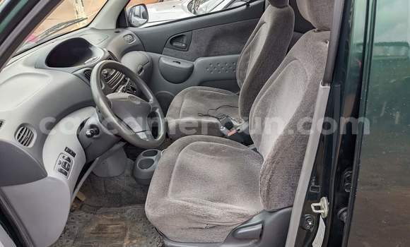 Buy Used Toyota Yaris Verso Green Car in Yaounde in Central Cameroon Buy Used Toyota Yaris Verso Green Car in Yaounde in Central Cameroon