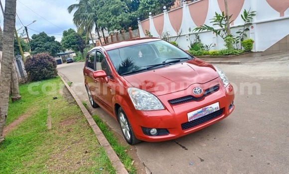 Acheter Occasion Voiture Toyota Corolla Verso Rouge à Yaoundé, Central Cameroon Acheter Occasion Voiture Toyota Corolla Verso Rouge à Yaoundé, Central Cameroon