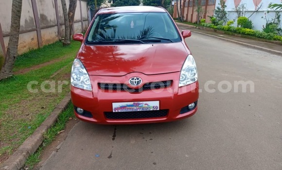 Acheter Occasion Voiture Toyota Corolla Verso Rouge à Yaoundé, Central Cameroon Acheter Occasion Voiture Toyota Corolla Verso Rouge à Yaoundé, Central Cameroon