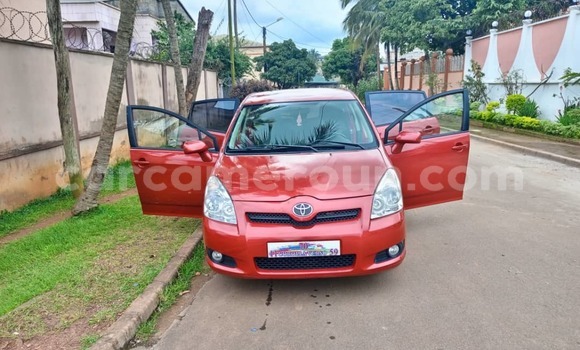 Acheter Occasion Voiture Toyota Corolla Verso Rouge à Yaoundé, Central Cameroon Acheter Occasion Voiture Toyota Corolla Verso Rouge à Yaoundé, Central Cameroon