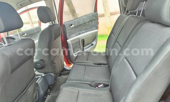 Acheter Occasion Voiture Toyota Corolla Verso Rouge à Yaoundé, Central Cameroon Acheter Occasion Voiture Toyota Corolla Verso Rouge à Yaoundé, Central Cameroon