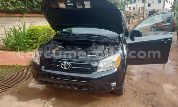 Sayi Na hannu Toyota RAV4 Sauran Mota in Yaounde a Babban Kamaru Sayi Na hannu Toyota RAV4 Sauran Mota in Yaounde a Babban Kamaru