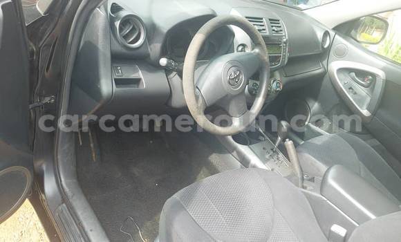 Sayi Na hannu Toyota RAV4 Sauran Mota in Yaounde a Babban Kamaru Sayi Na hannu Toyota RAV4 Sauran Mota in Yaounde a Babban Kamaru