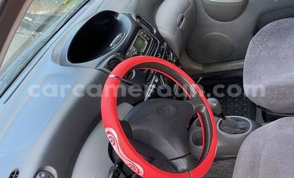 Sayi Na hannu Toyota Yaris Sauran Mota in Yaounde a Babban Kamaru Sayi Na hannu Toyota Yaris Sauran Mota in Yaounde a Babban Kamaru