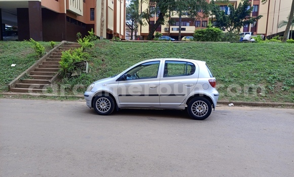 Acheter Occasion Voiture Toyota Yaris Gris à Yaoundé, Central Cameroon Acheter Occasion Voiture Toyota Yaris Gris à Yaoundé, Central Cameroon