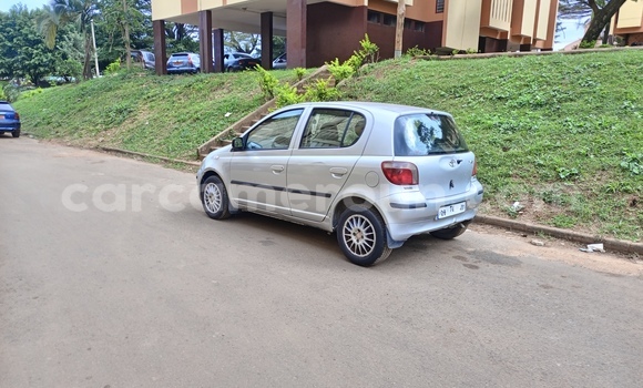 Acheter Occasion Voiture Toyota Yaris Gris à Yaoundé, Central Cameroon Acheter Occasion Voiture Toyota Yaris Gris à Yaoundé, Central Cameroon