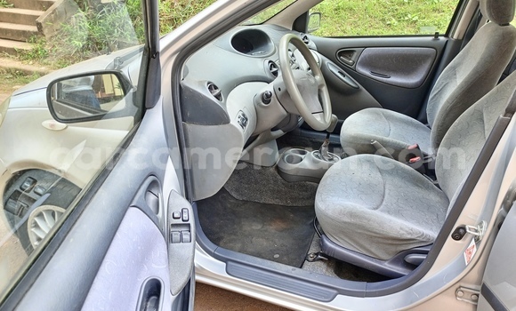 Acheter Occasion Voiture Toyota Yaris Gris à Yaoundé, Central Cameroon Acheter Occasion Voiture Toyota Yaris Gris à Yaoundé, Central Cameroon