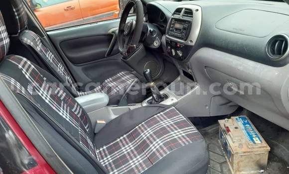 Sayi Na hannu Toyota RAV4 Red Mota in Yaounde a Babban Kamaru Sayi Na hannu Toyota RAV4 Red Mota in Yaounde a Babban Kamaru