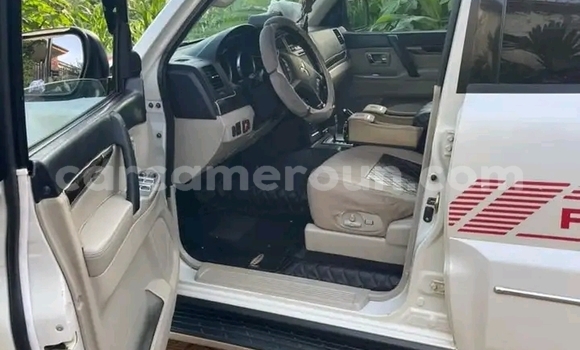 Buy Used Mitsubishi Pajero White Car in Yaounde in Central Cameroon Buy Used Mitsubishi Pajero White Car in Yaounde in Central Cameroon