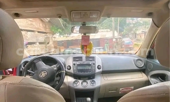 Acheter Occasion Voiture Toyota RAV4 Rouge à Yaoundé, Central Cameroon