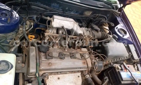 Sayi Na hannu Toyota Corolla Blue Mota in Yaounde a Babban Kamaru Sayi Na hannu Toyota Corolla Blue Mota in Yaounde a Babban Kamaru