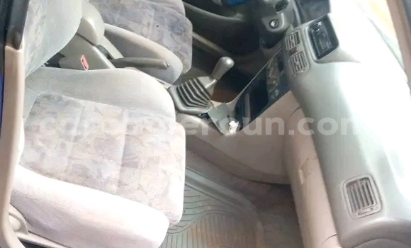 Sayi Na hannu Toyota Corolla Blue Mota in Yaounde a Babban Kamaru Sayi Na hannu Toyota Corolla Blue Mota in Yaounde a Babban Kamaru