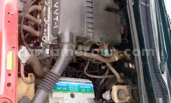 Sayi Na hannu Toyota Yaris Red Mota in Yaounde a Babban Kamaru Sayi Na hannu Toyota Yaris Red Mota in Yaounde a Babban Kamaru