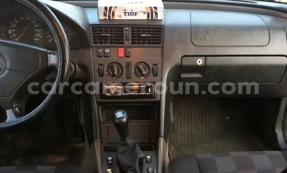 Sayi Na hannu Mercedes‒Benz C–Class Black Mota in Yaounde a Babban Kamaru Sayi Na hannu Mercedes‒Benz C–Class Black Mota in Yaounde a Babban Kamaru
