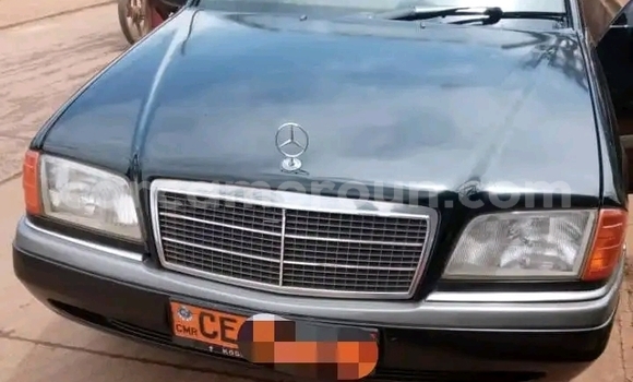 Sayi Na hannu Mercedes‒Benz C–Class Black Mota in Yaounde a Babban Kamaru Sayi Na hannu Mercedes‒Benz C–Class Black Mota in Yaounde a Babban Kamaru