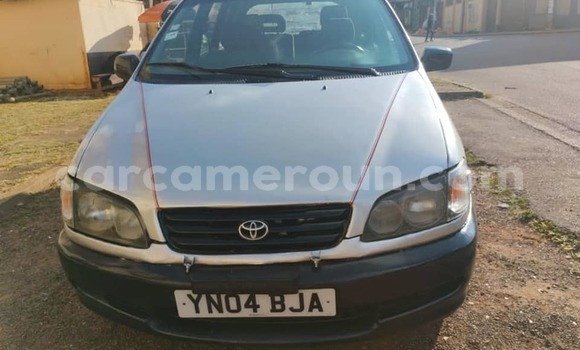 Sayi Na hannu Toyota Picnic Sauran Mota in Douala a Ƙasar Kamaru