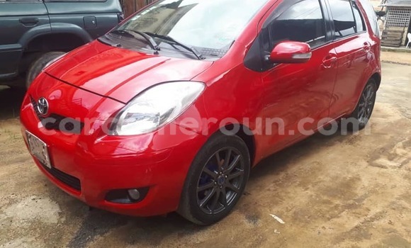 Sayi Na hannu Toyota Yaris Red Mota in Douala a Ƙasar Kamaru Sayi Na hannu Toyota Yaris Red Mota in Douala a Ƙasar Kamaru