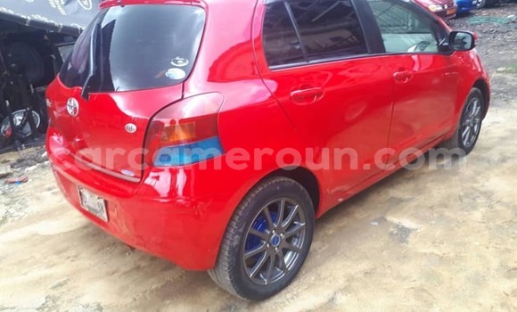 Sayi Na hannu Toyota Yaris Red Mota in Douala a Ƙasar Kamaru Sayi Na hannu Toyota Yaris Red Mota in Douala a Ƙasar Kamaru