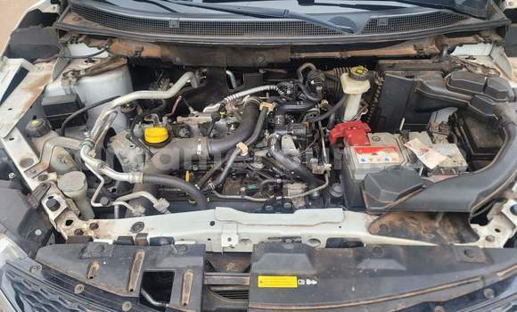 Buy Used Nissan Qashqai White Car in Yaounde in Central Cameroon Buy Used Nissan Qashqai White Car in Yaounde in Central Cameroon