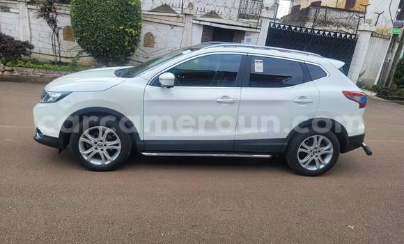 Buy Used Nissan Qashqai White Car in Yaounde in Central Cameroon Buy Used Nissan Qashqai White Car in Yaounde in Central Cameroon