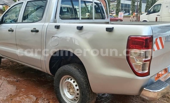 Acheter Occasion Voiture Ford Pickup Blanc à Yaoundé, Central Cameroon Acheter Occasion Voiture Ford Pickup Blanc à Yaoundé, Central Cameroon