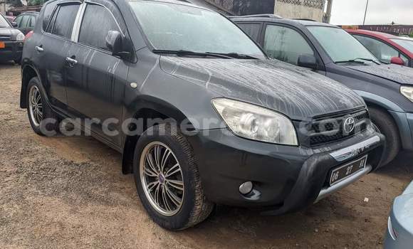 Acheter Occasion Voiture Toyota RAV4 Noir à Yaoundé, Central Cameroon Acheter Occasion Voiture Toyota RAV4 Noir à Yaoundé, Central Cameroon
