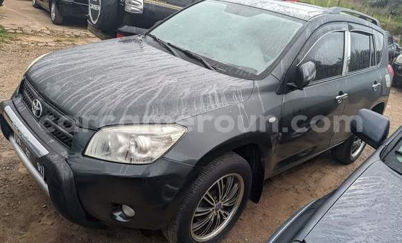 Acheter Occasion Voiture Toyota RAV4 Noir à Yaoundé, Central Cameroon Acheter Occasion Voiture Toyota RAV4 Noir à Yaoundé, Central Cameroon