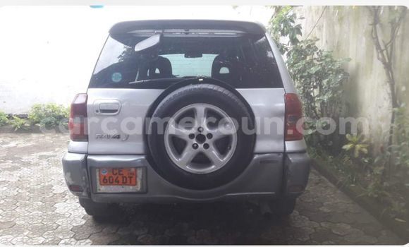 Sayi Na hannu Toyota RAV4 Azurfa Mota in Douala a Ƙasar Kamaru Sayi Na hannu Toyota RAV4 Azurfa Mota in Douala a Ƙasar Kamaru