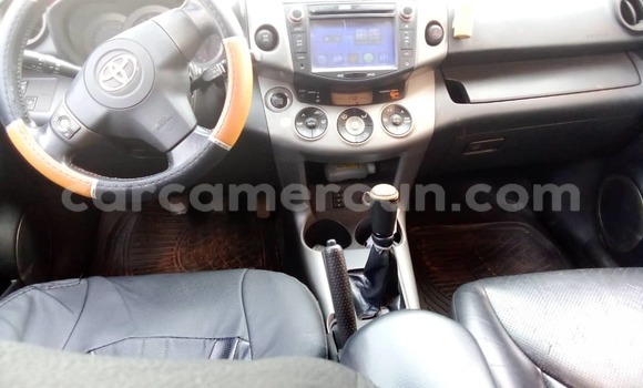 Acheter Occasion Voiture Toyota RAV4 Gris à Yaoundé, Central Cameroon Acheter Occasion Voiture Toyota RAV4 Gris à Yaoundé, Central Cameroon
