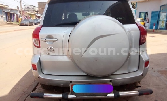 Acheter Occasion Voiture Toyota RAV4 Gris à Yaoundé, Central Cameroon Acheter Occasion Voiture Toyota RAV4 Gris à Yaoundé, Central Cameroon