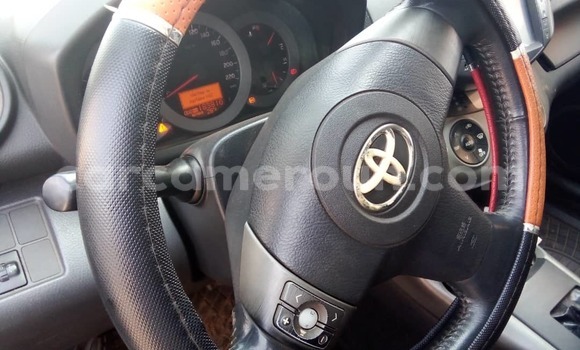 Acheter Occasion Voiture Toyota RAV4 Gris à Yaoundé, Central Cameroon Acheter Occasion Voiture Toyota RAV4 Gris à Yaoundé, Central Cameroon