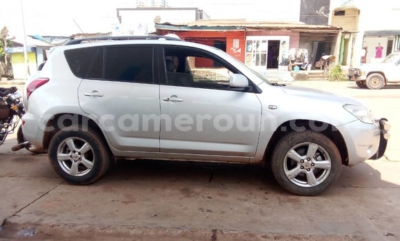 Acheter Occasion Voiture Toyota RAV4 Gris à Yaoundé, Central Cameroon Acheter Occasion Voiture Toyota RAV4 Gris à Yaoundé, Central Cameroon