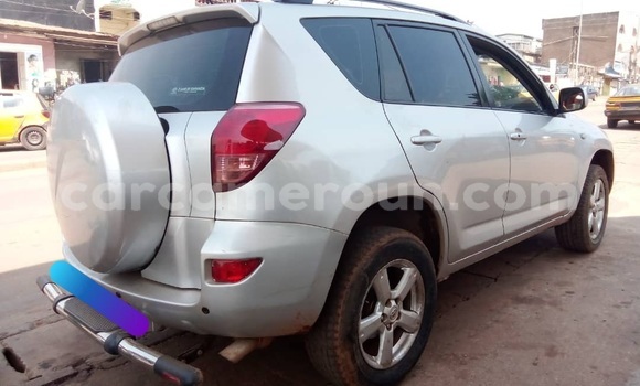 Acheter Occasion Voiture Toyota RAV4 Gris à Yaoundé, Central Cameroon Acheter Occasion Voiture Toyota RAV4 Gris à Yaoundé, Central Cameroon