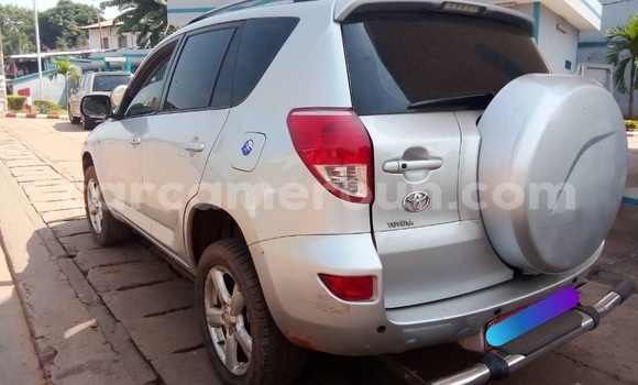 Acheter Occasion Voiture Toyota RAV4 Gris à Yaoundé, Central Cameroon Acheter Occasion Voiture Toyota RAV4 Gris à Yaoundé, Central Cameroon