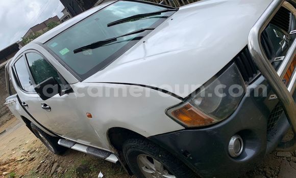 Acheter Occasion Voiture Mitsubishi L200 Blanc à Douala, Littoral Cameroon Acheter Occasion Voiture Mitsubishi L200 Blanc à Douala, Littoral Cameroon