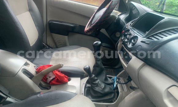 Acheter Occasion Voiture Mitsubishi L200 Blanc à Douala, Littoral Cameroon Acheter Occasion Voiture Mitsubishi L200 Blanc à Douala, Littoral Cameroon