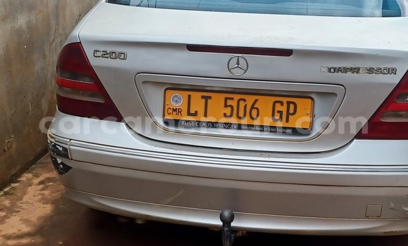 Sayi Na hannu Mercedes-Benz C-Classe Azurfa Mota in Yaounde a Babban Kamaru Sayi Na hannu Mercedes-Benz C-Classe Azurfa Mota in Yaounde a Babban Kamaru