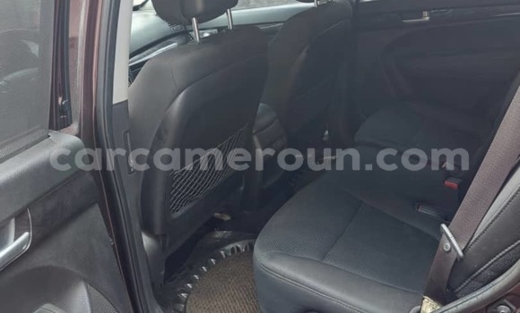 Sayi Na hannu Kia Sorento Brown Mota in Douala a Ƙasar Kamaru Sayi Na hannu Kia Sorento Brown Mota in Douala a Ƙasar Kamaru