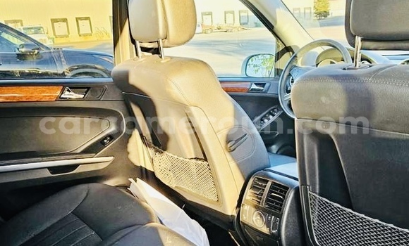 Sayi Na hannu Mercedes‒Benz ML–Class White Mota in Yaounde a Babban Kamaru Sayi Na hannu Mercedes‒Benz ML–Class White Mota in Yaounde a Babban Kamaru