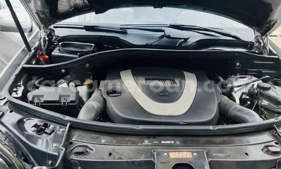 Sayi Na hannu Mercedes‒Benz ML–Class White Mota in Yaounde a Babban Kamaru Sayi Na hannu Mercedes‒Benz ML–Class White Mota in Yaounde a Babban Kamaru