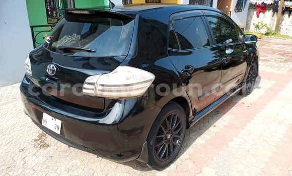 Sayi Na hannu Toyota Blade Black Mota in Douala a Ƙasar Kamaru Sayi Na hannu Toyota Blade Black Mota in Douala a Ƙasar Kamaru